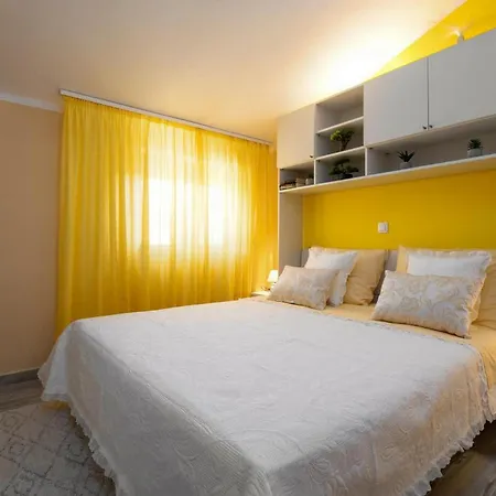 Sunshine Apartment